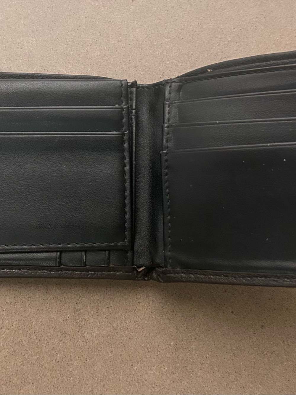Perry Ellis Minimalist Black Leather Card & Key Holder Wallet for Men